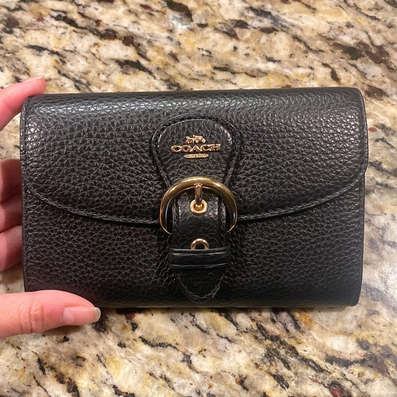 Medium size coach wallet EUC - Picture 1 of 9